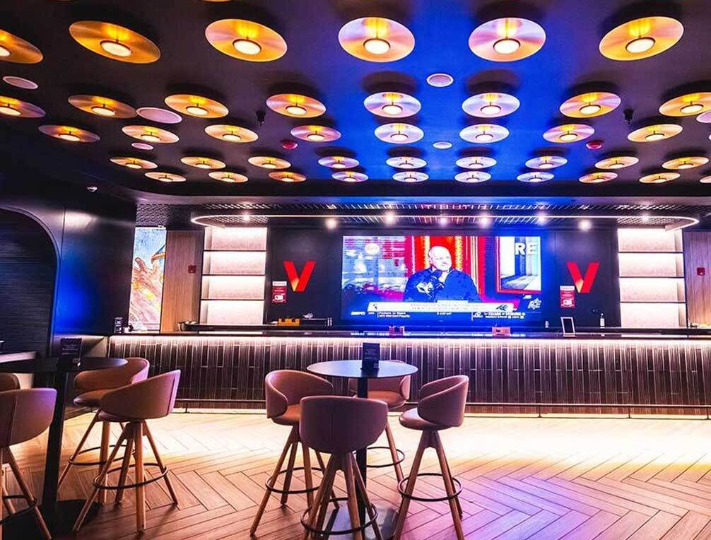 Verizon Lounge image 3